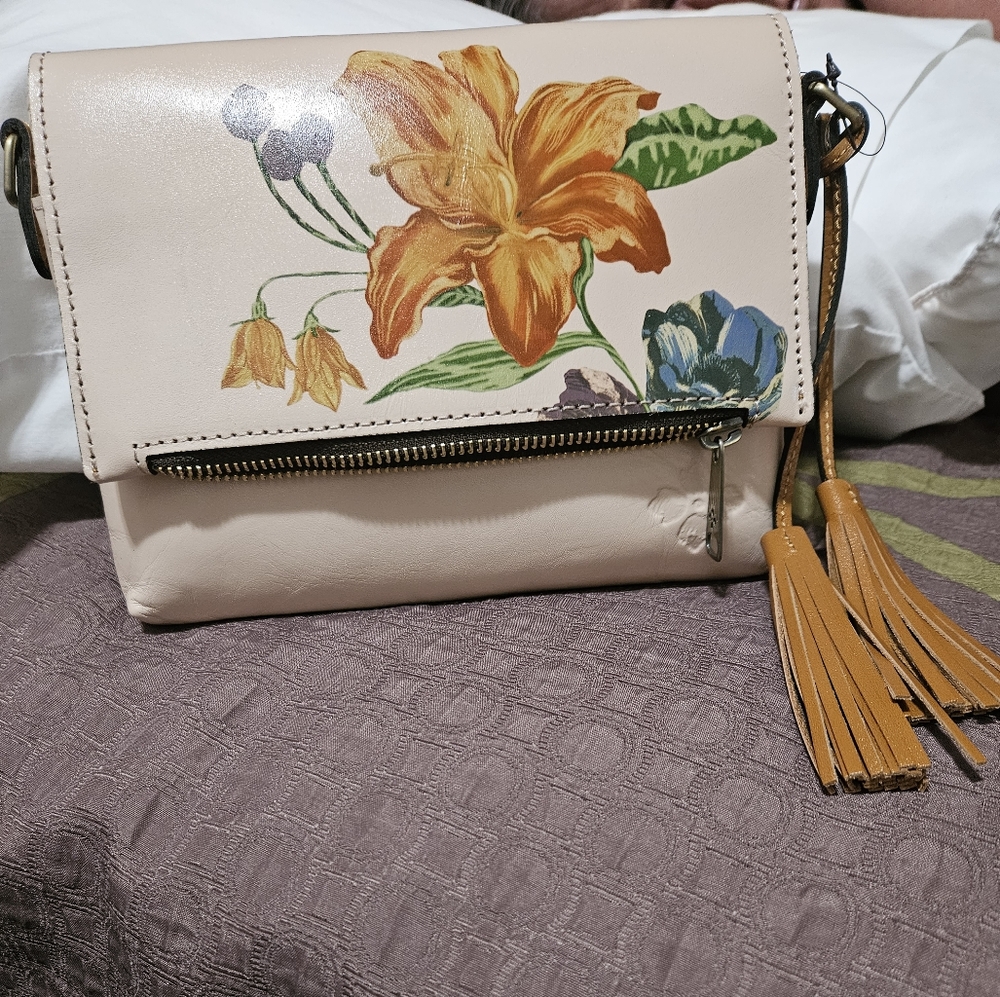 ********SOLD********Patricia Nash Crossbody
